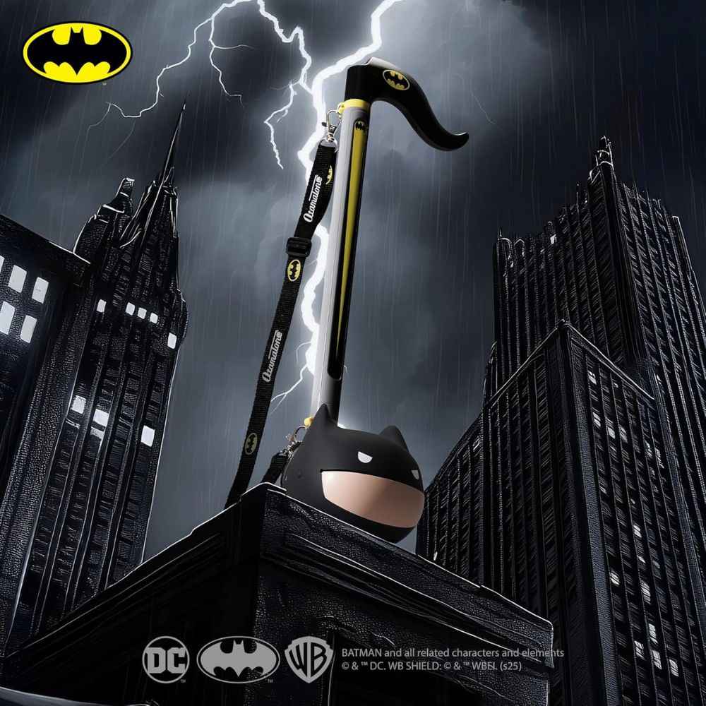 Otamatone Deluxe Edición Batman – Instrumento Musical Electrónico | Incluye Correa y Pilas